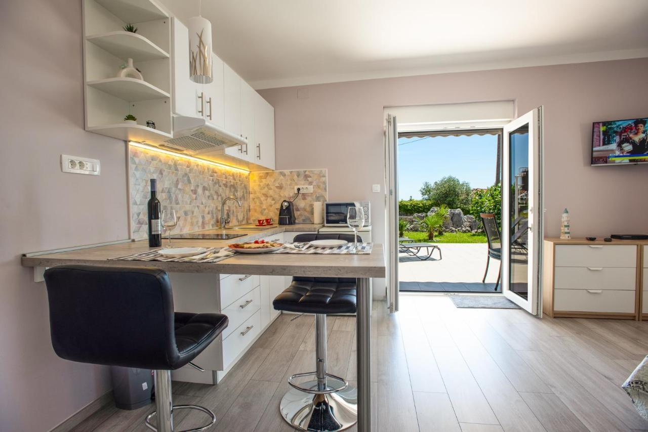 Apartments Omorfia Kraljevica Eksteriør billede