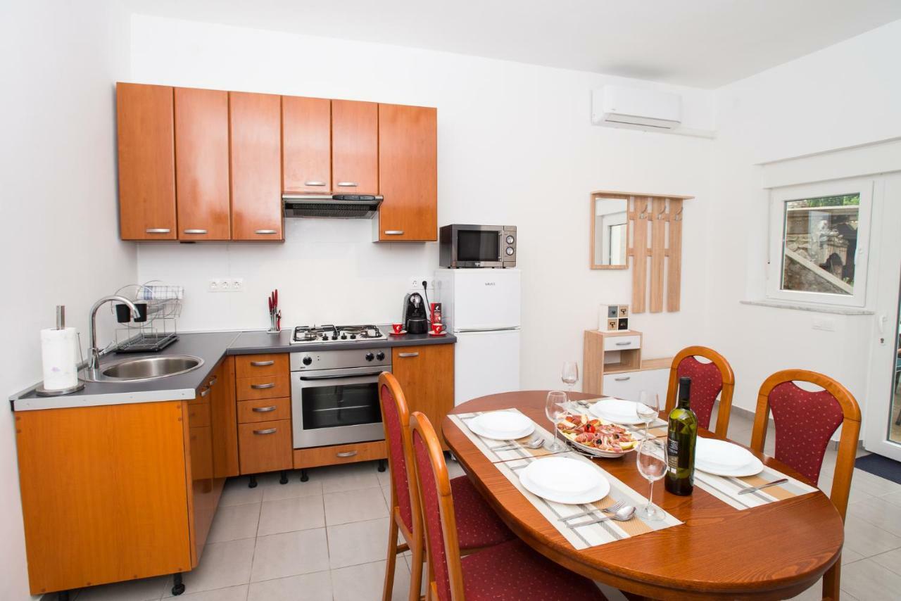 Apartments Omorfia Kraljevica Eksteriør billede